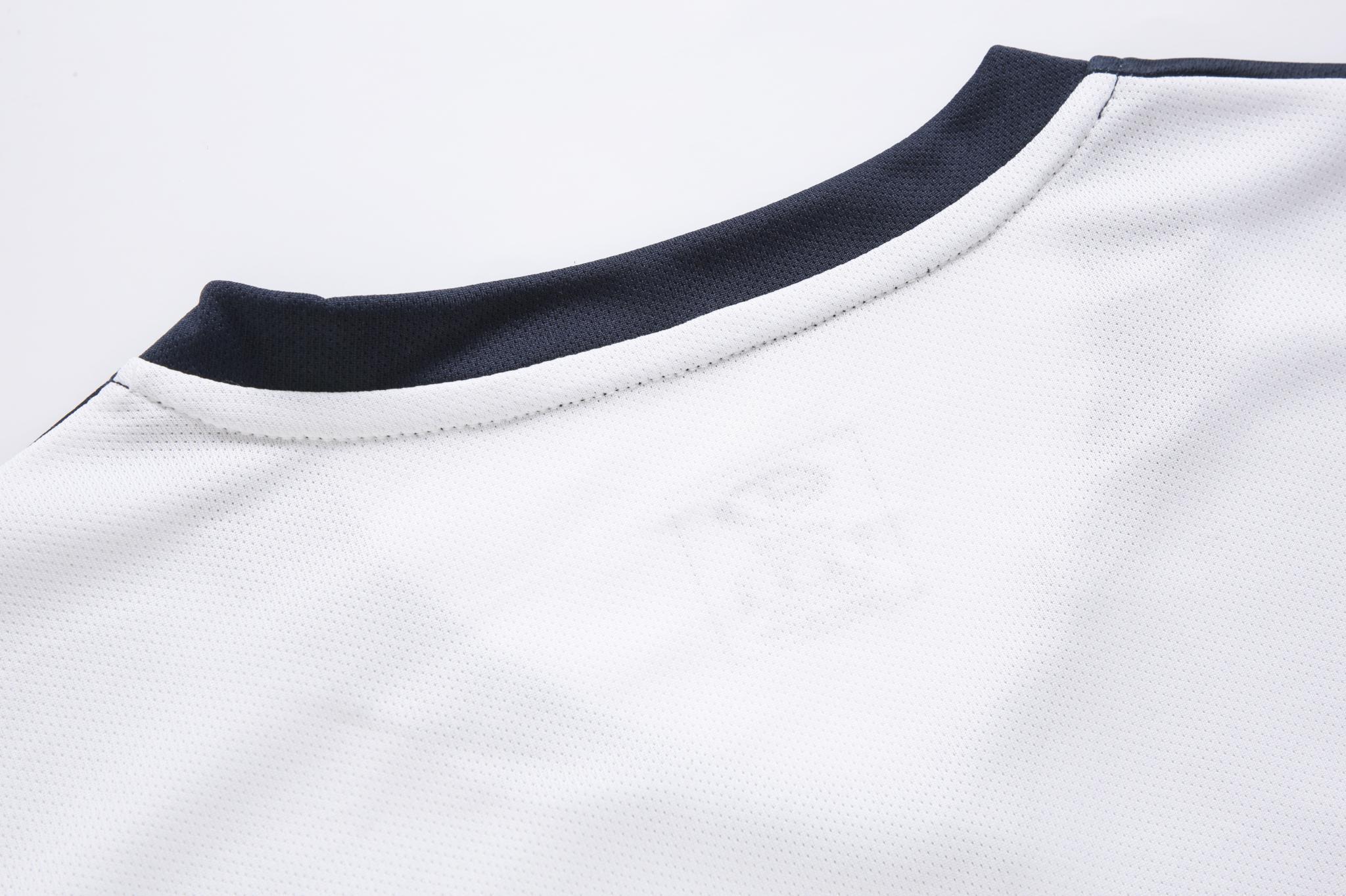 Футбольная форма Europaw 024 бело-т.синяя [XL] фото товару