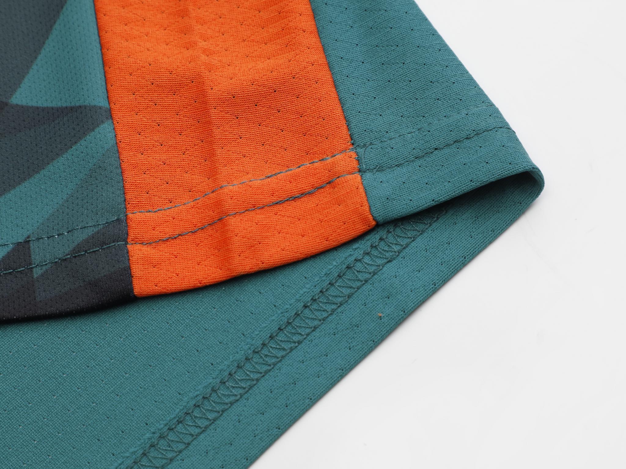 Футбольная форма Europaw 027 т.зелено-оранжевая [L] фото товару