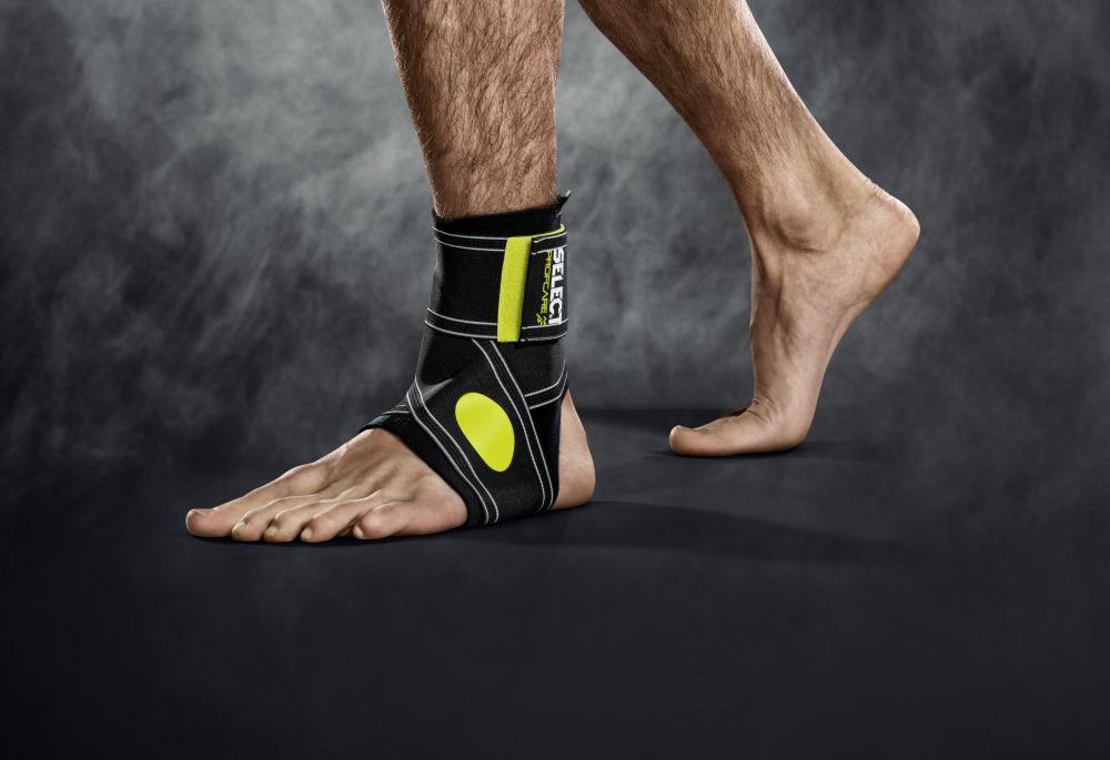 Бандаж на гомілкостоп SELECT Ankle support 2-parts  чорний, S фото товару