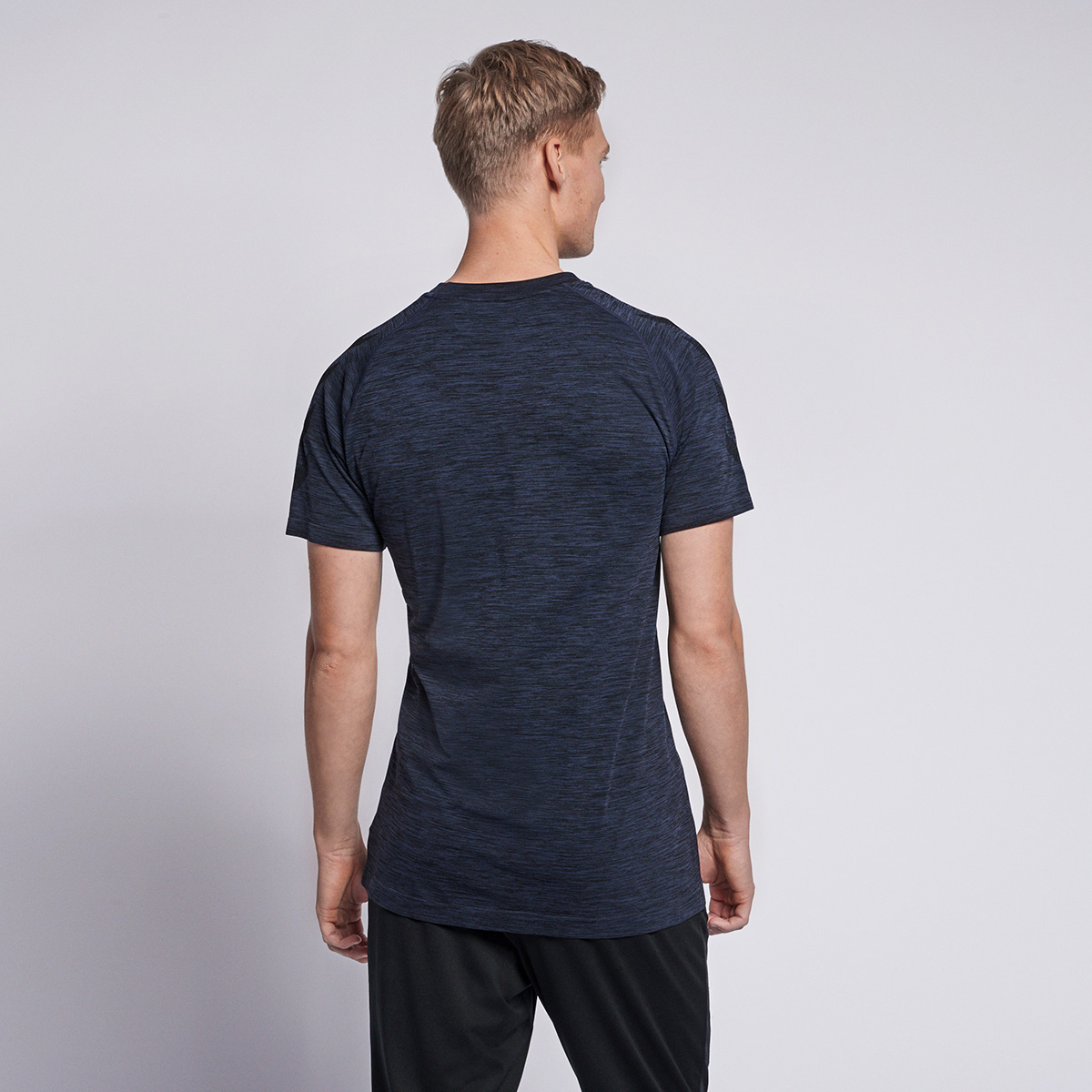 Футболка WES SEAMLESS T-SHIRT S/S 205-247-1009-M/L Взрослые Мужской ТЕМНО-СИНИЙ