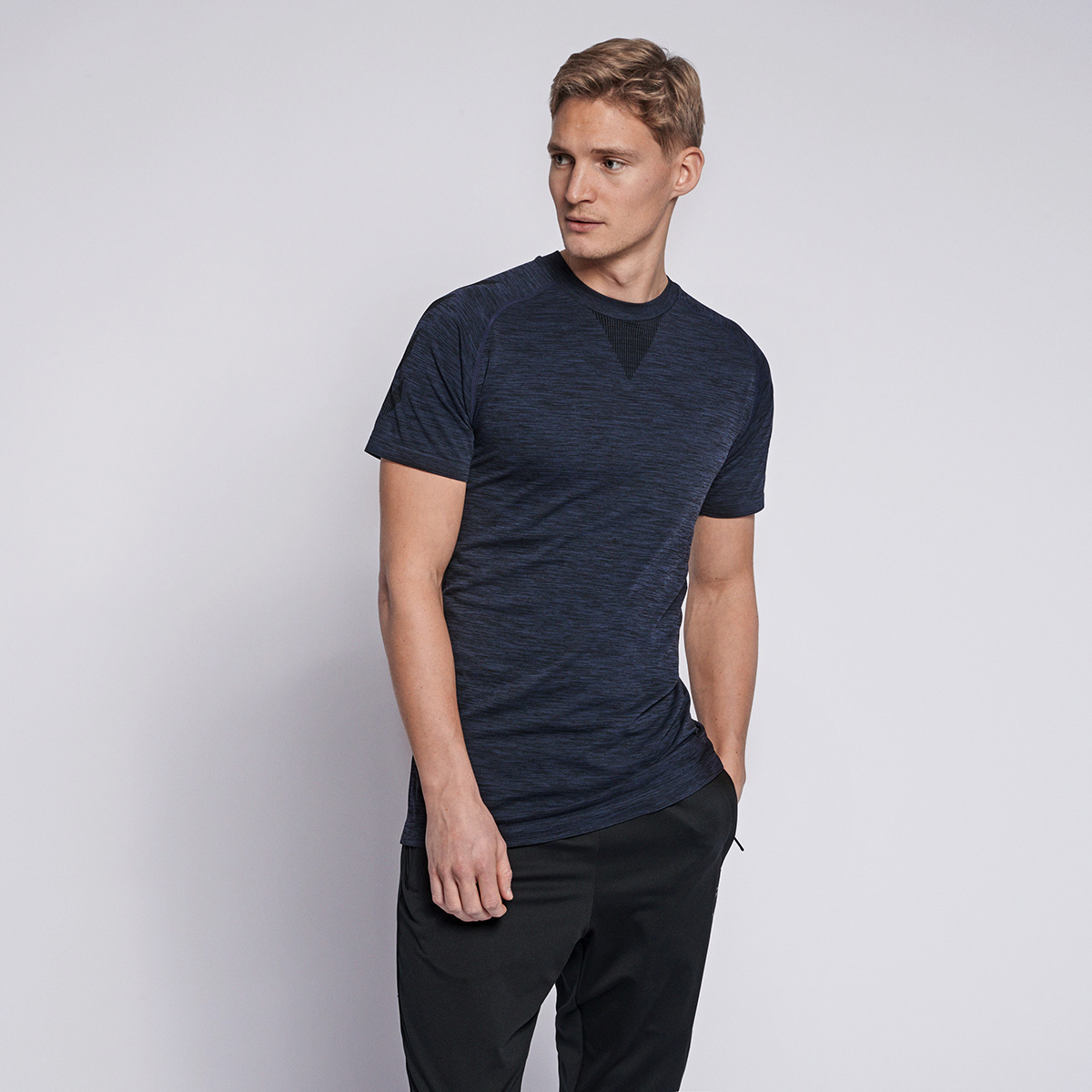 Футболка WES SEAMLESS T-SHIRT S/S 205-247-1009-XS/S Взрослые Мужской ТЕМНО-СИНИЙ