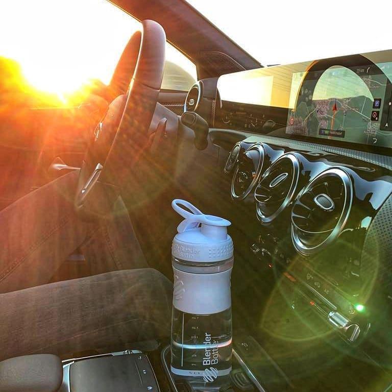 Спортивная бутылка-шейкер BlenderBottle SportMixer 28oz / 820ml White (ORIGINAL)