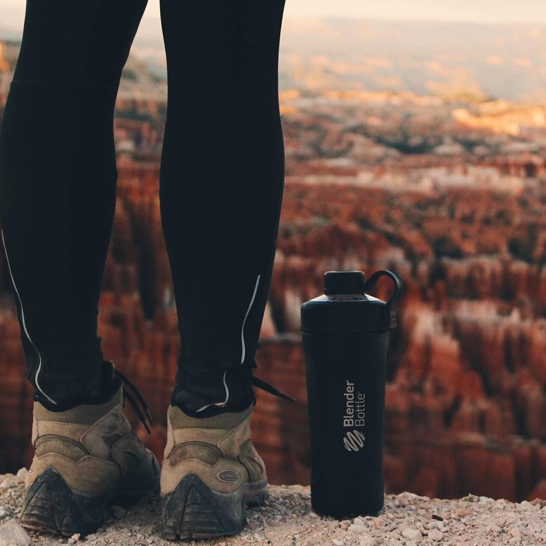 Спортивная бутылка-шейкер BlenderBottle Radian Thermo Edelstahl 26oz/770ml Black (ORIGINAL)