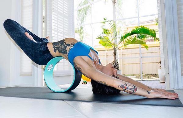 Йога колесо для фитнеса и аэробики Power System Yoga Wheel Pro PS-4085 Black/Green