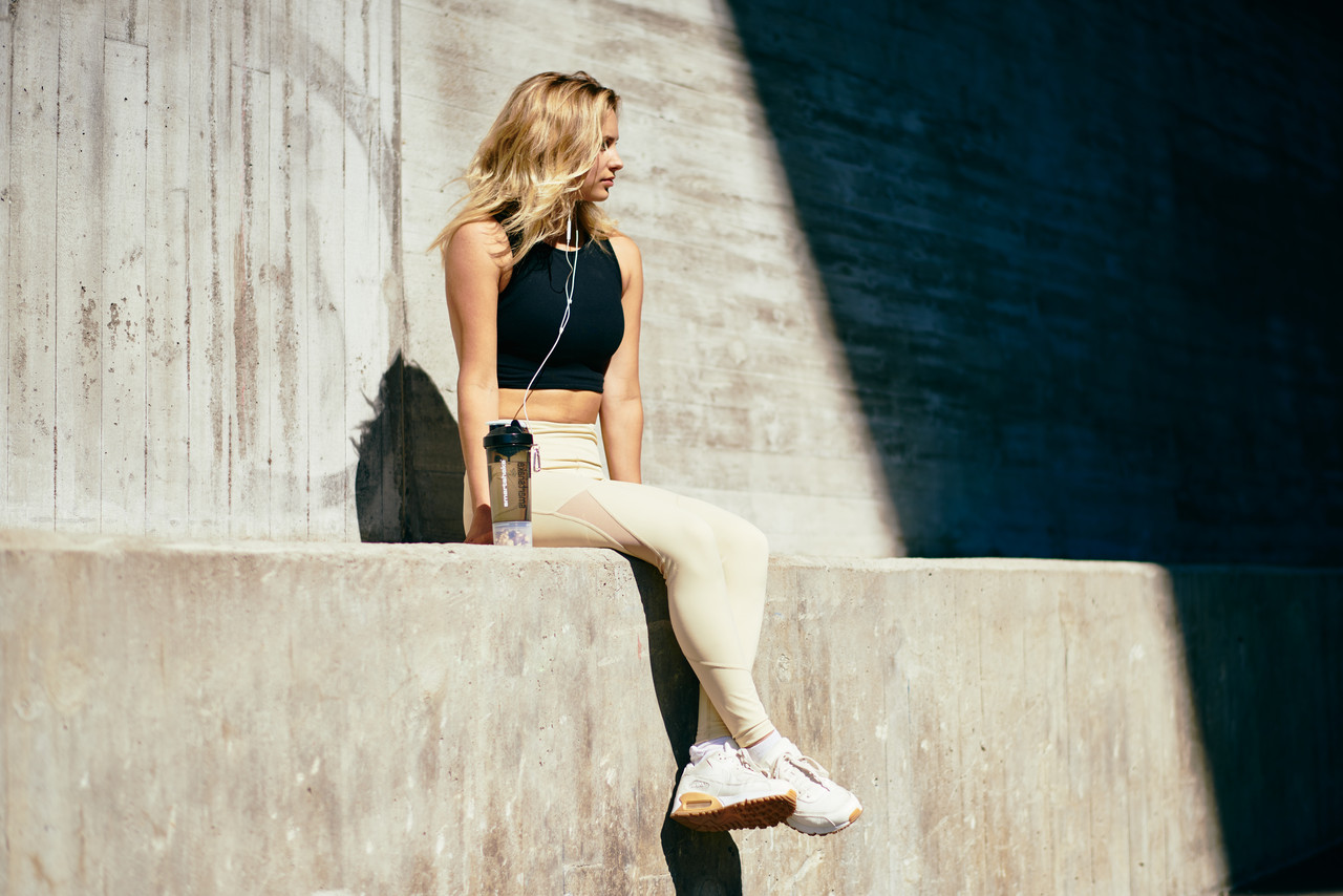 Шейкер спортивний Smartshake Slim 500ml Black