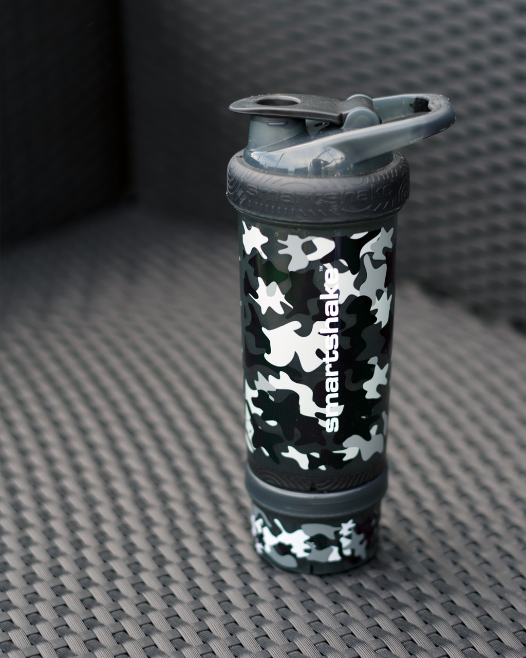 Шейкер спортивний Smartshake Revive 25oz/750ml Camo Black