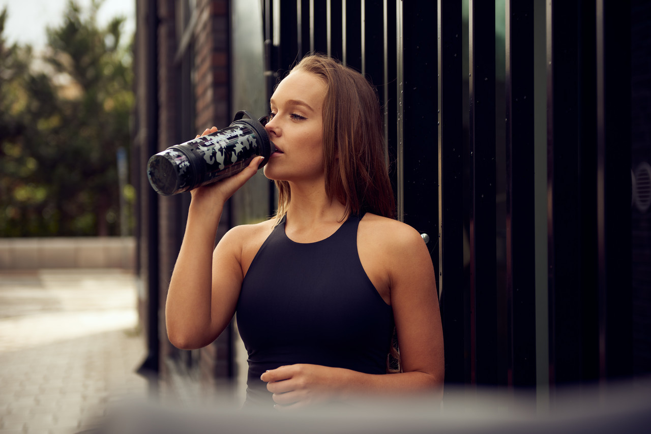 Шейкер спортивний Smartshake Revive 25oz/750ml Camo Black