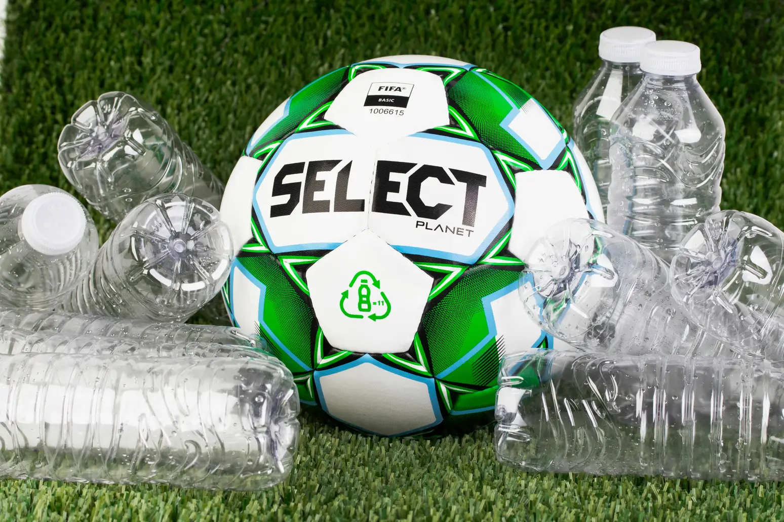 М’яч футбольний SELECT Planet FIFA біл/зел, 4