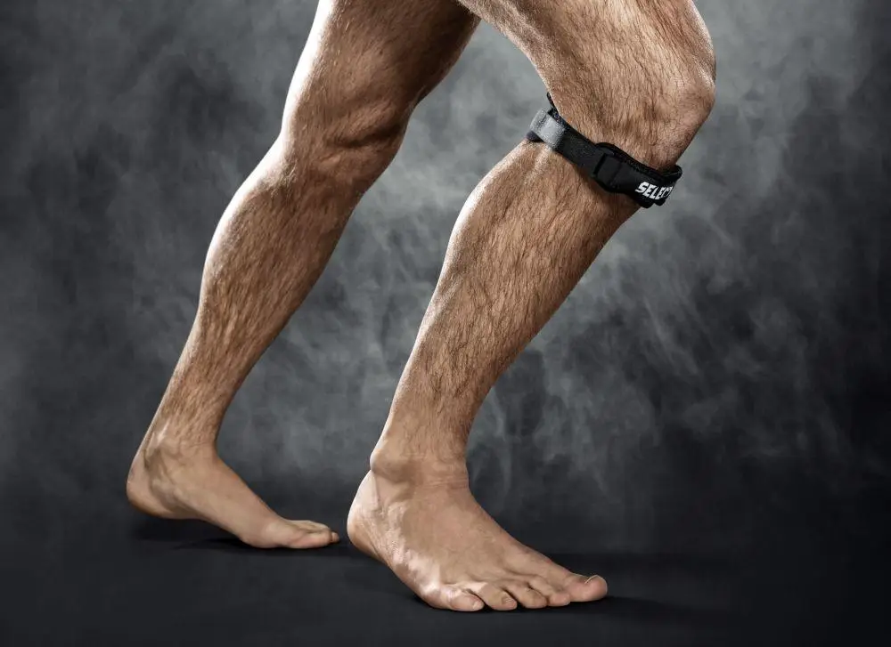 Бандаж на колено SELECT Knee-strap (010) чорний, one size