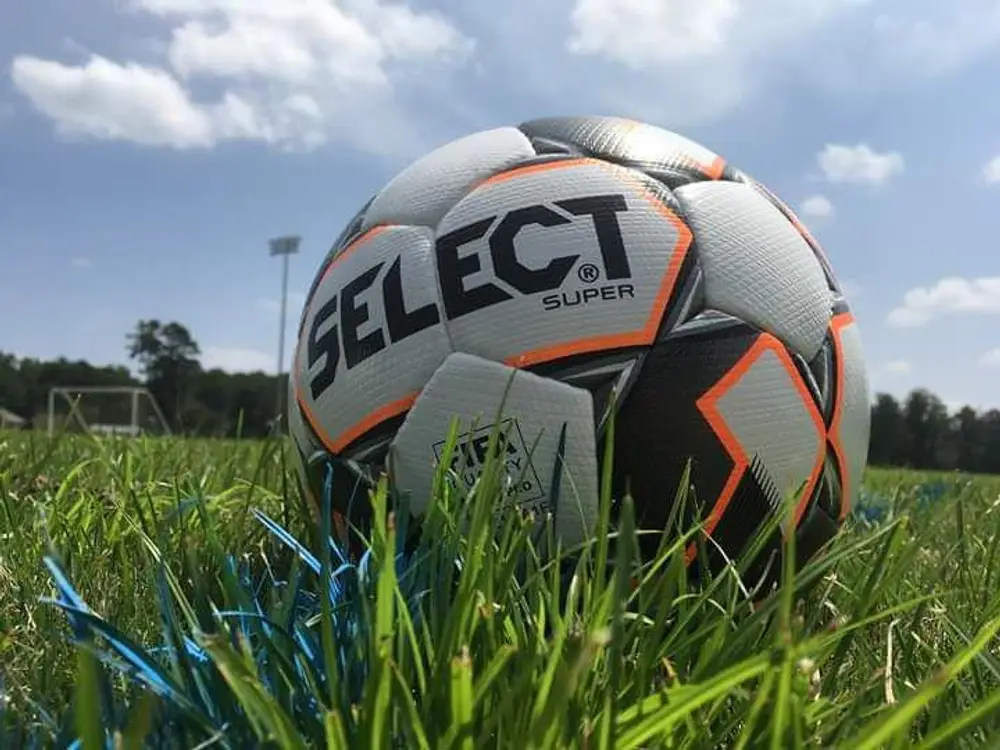 М’яч футбольний SELECT Super (FIFA Quality PRO) біл./сір./жовт, 4