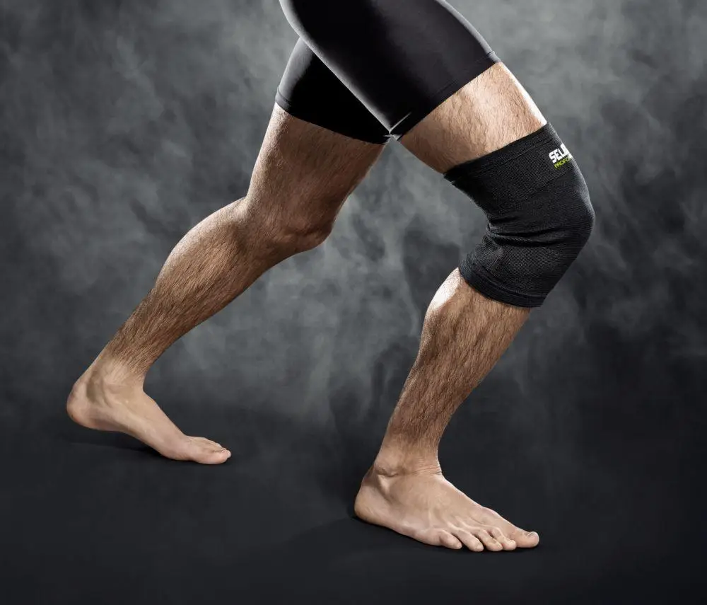 Наколенник SELECT Elastic Knee Support (010) чорний, L
