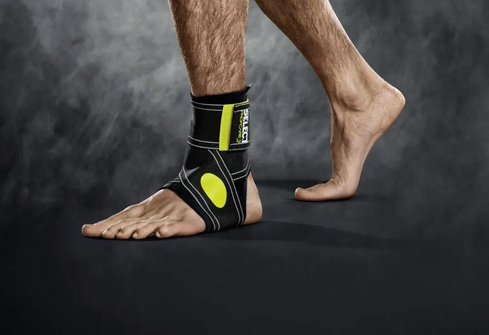 Бандаж на гомілкостоп SELECT Ankle support 2-parts  чорний, L фото товару