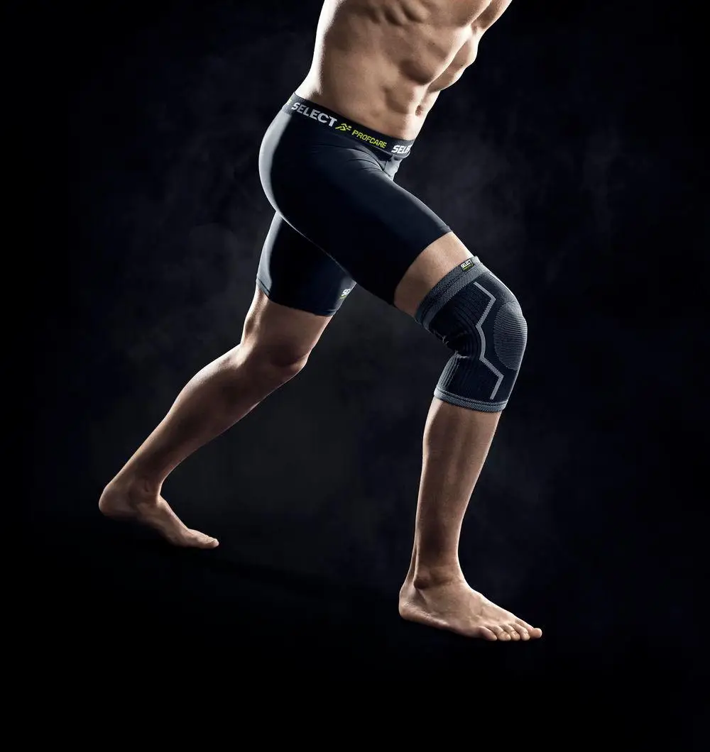 Наколенник SELECT Elastic Knee Support (010) чорний, M