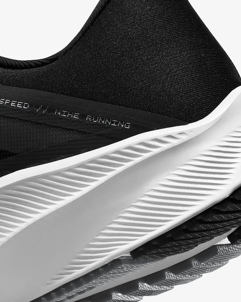 Кроссовки Nike Quest 3 чорний - 42,5