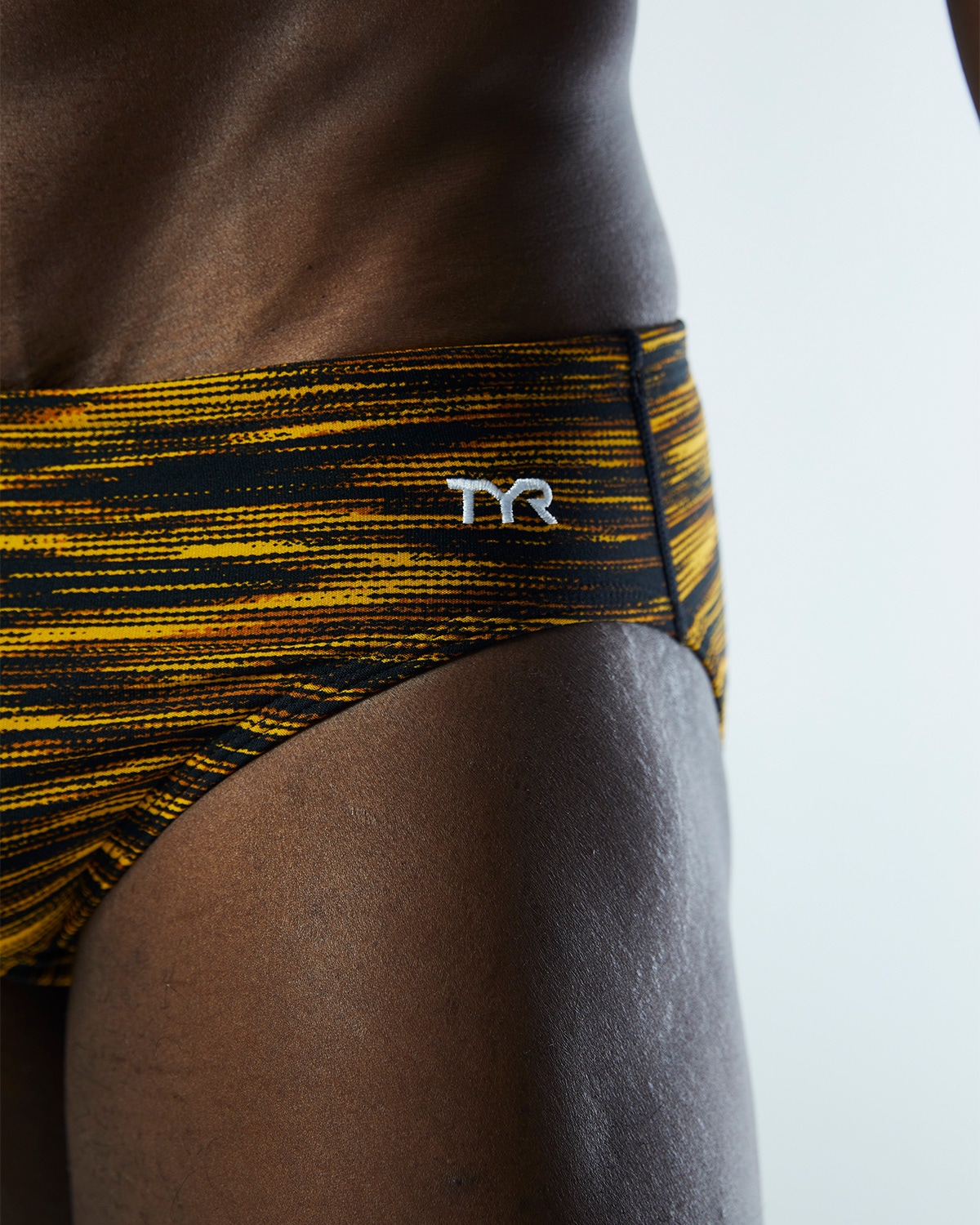 Чоловічі плавки TYR Men's Fizzy Racer, Black/Gold, 28, Black/Gold