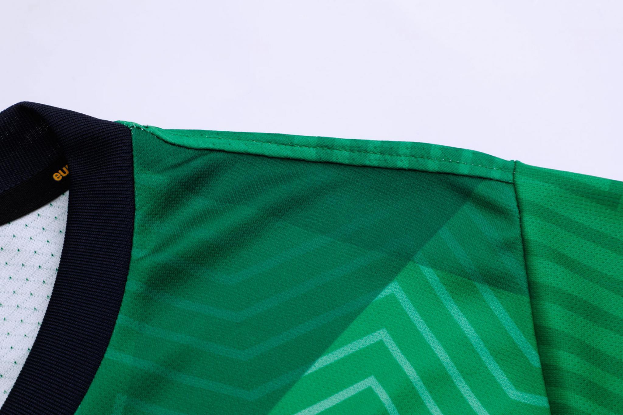 Футбольная форма Europaw 025 зелено-т.синяя [S] фото товару